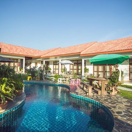 Tree Roots Retreat Hotel Районг Екстериор снимка